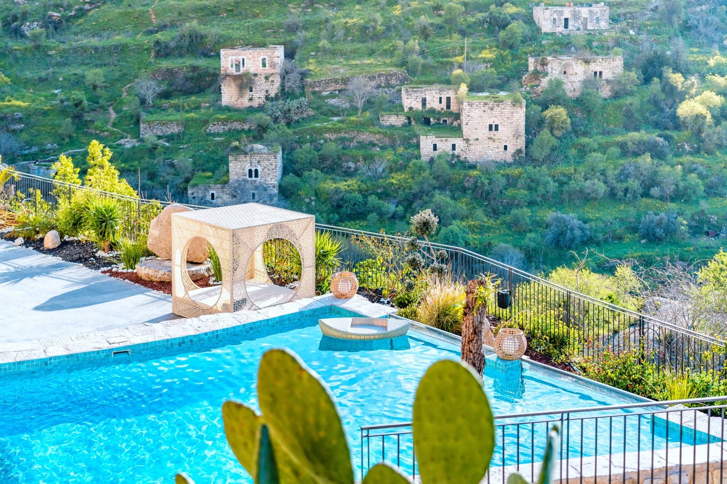 196437477_276990487456388_1159655551089181955_n.jpg